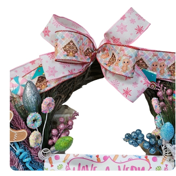 Candyland Christmas wreath - Picture 4 of 14